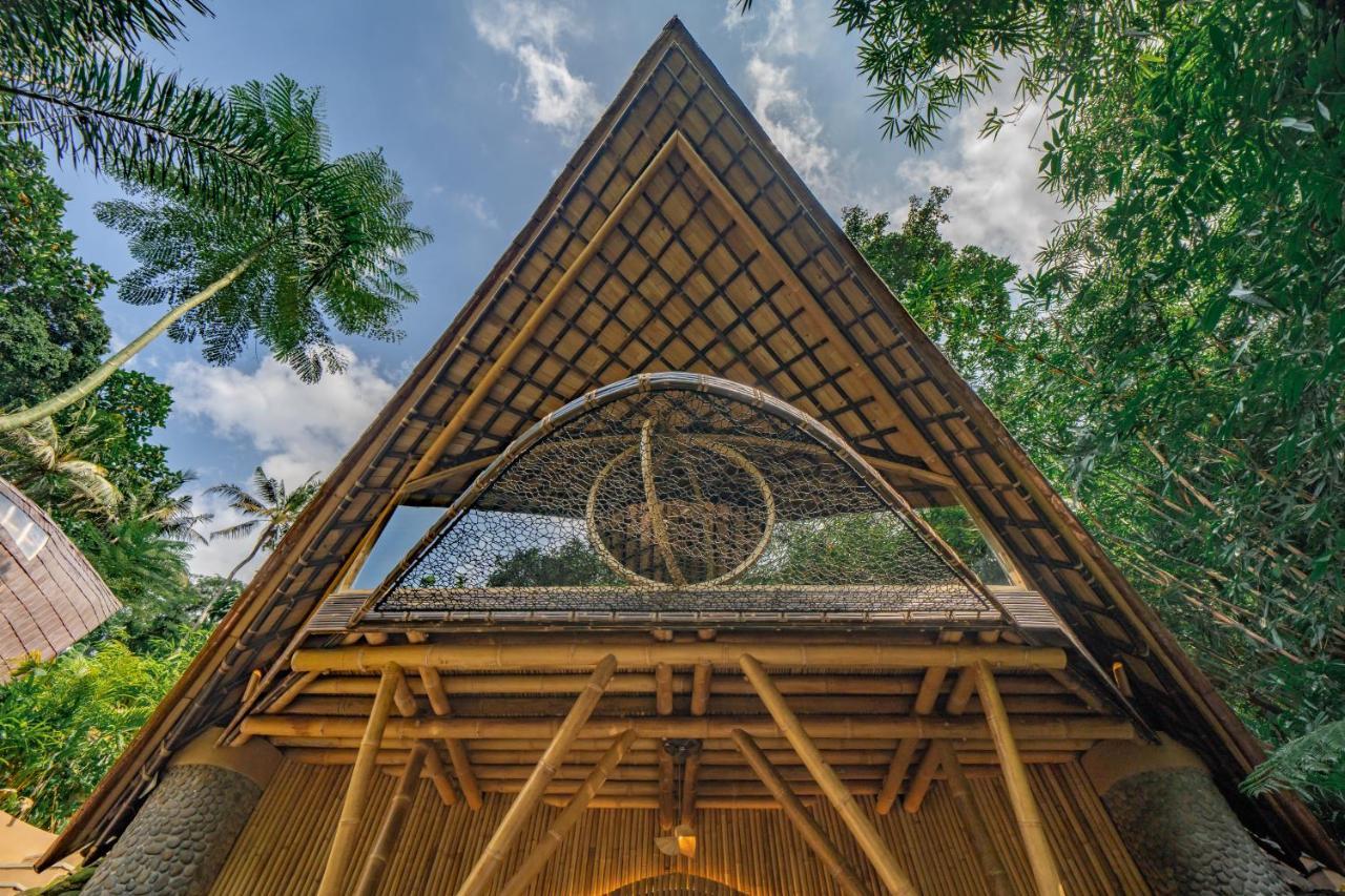 ホテル Suenyo Eco Retreat Selemadeg エクステリア 写真