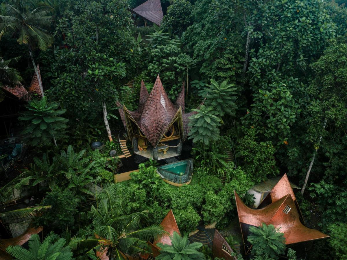 ホテル Suenyo Eco Retreat Selemadeg エクステリア 写真