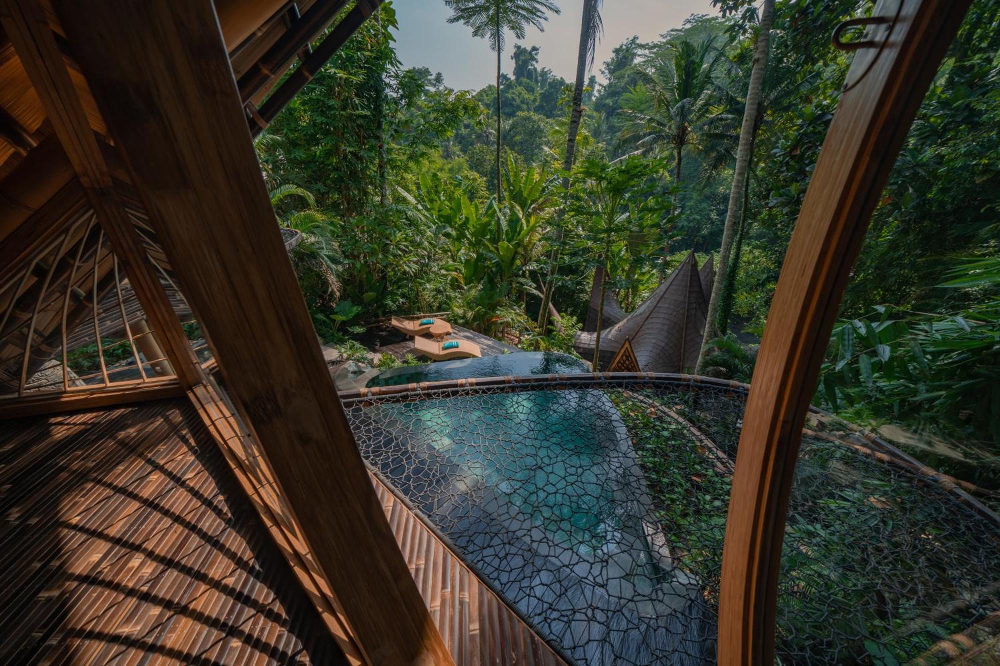 ホテル Suenyo Eco Retreat Selemadeg エクステリア 写真