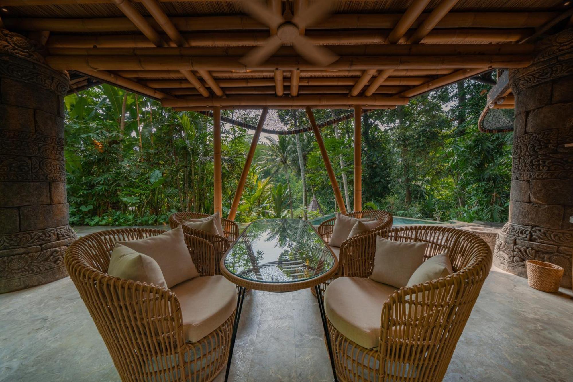 ホテル Suenyo Eco Retreat Selemadeg エクステリア 写真