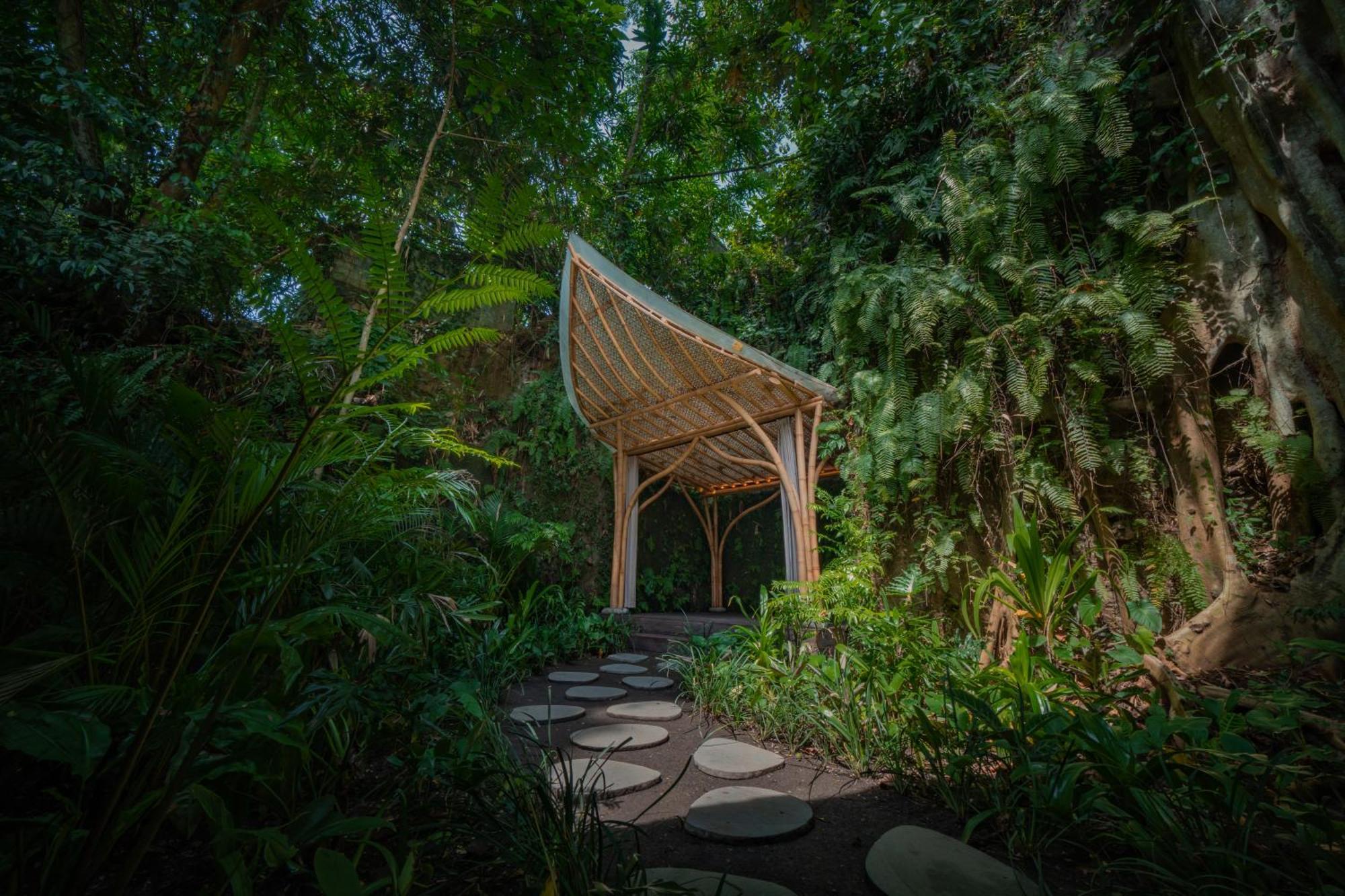 ホテル Suenyo Eco Retreat Selemadeg エクステリア 写真