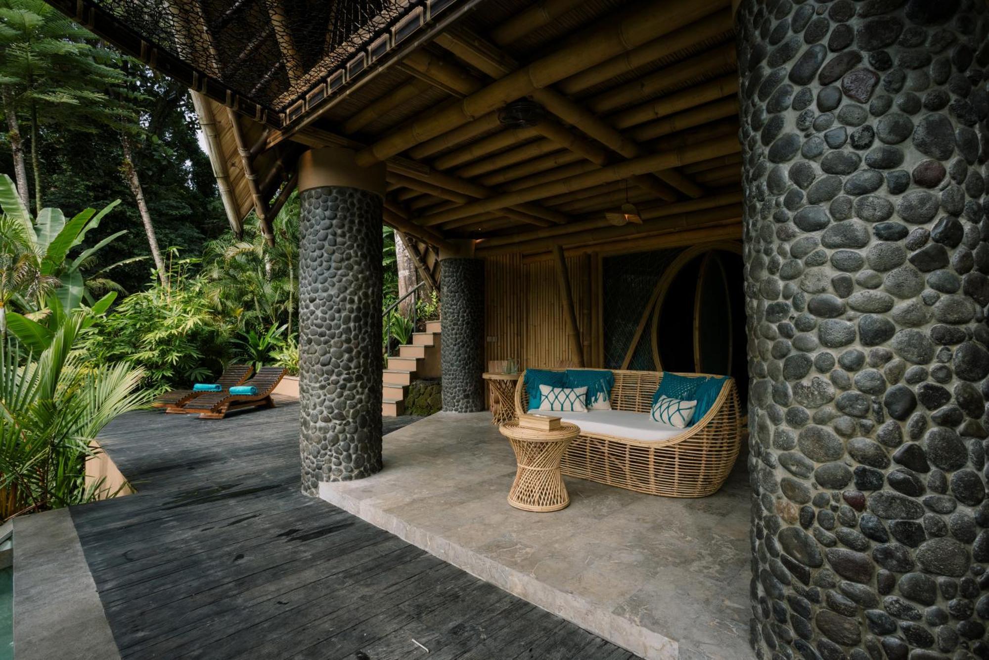 ホテル Suenyo Eco Retreat Selemadeg エクステリア 写真