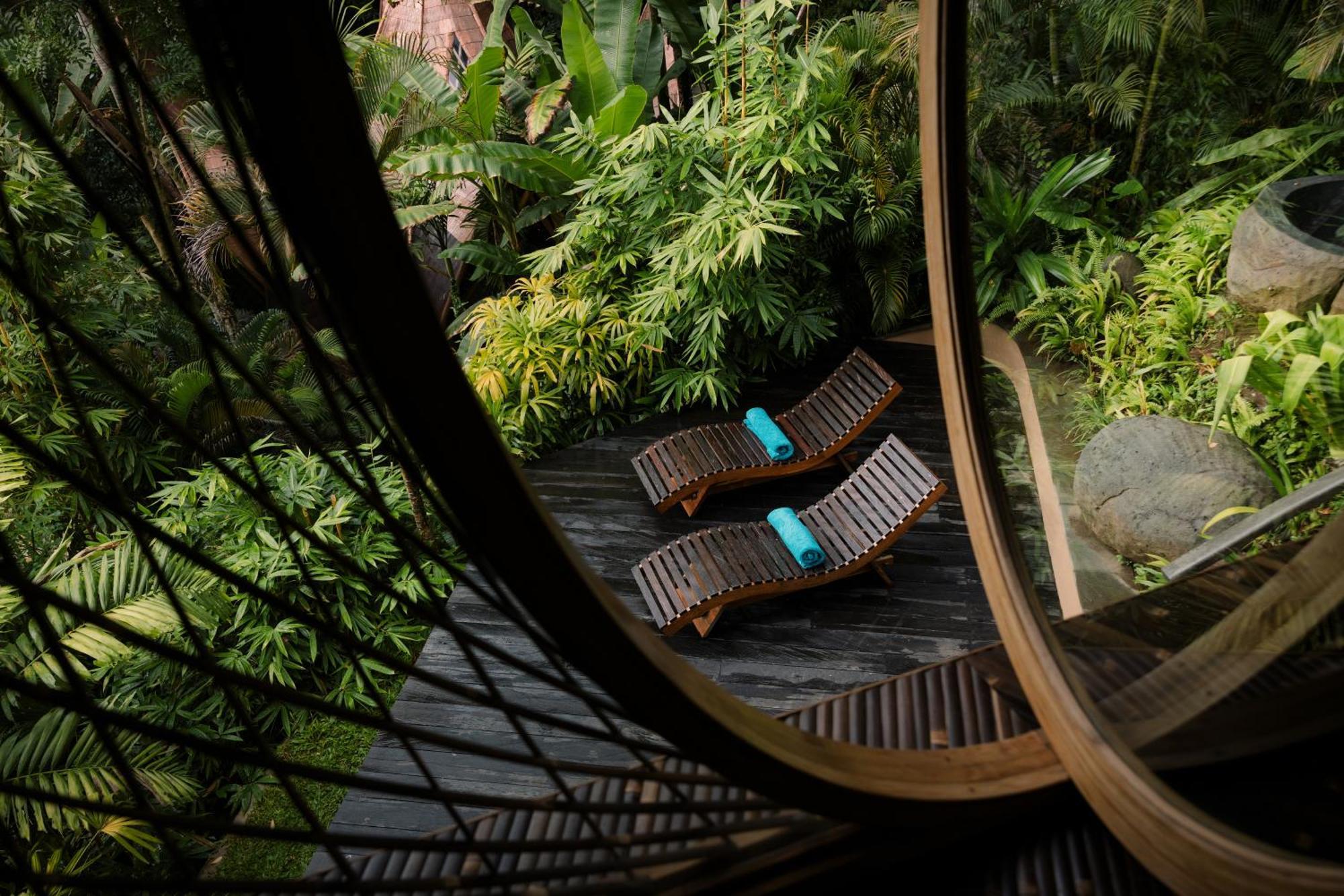 ホテル Suenyo Eco Retreat Selemadeg エクステリア 写真